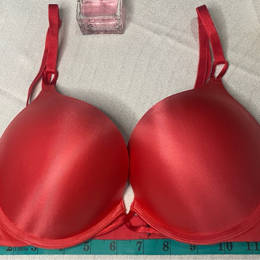 Victoria's Secret Red, Blue, Tan, and Leopard Strapless Bras - Picture 2 of 6